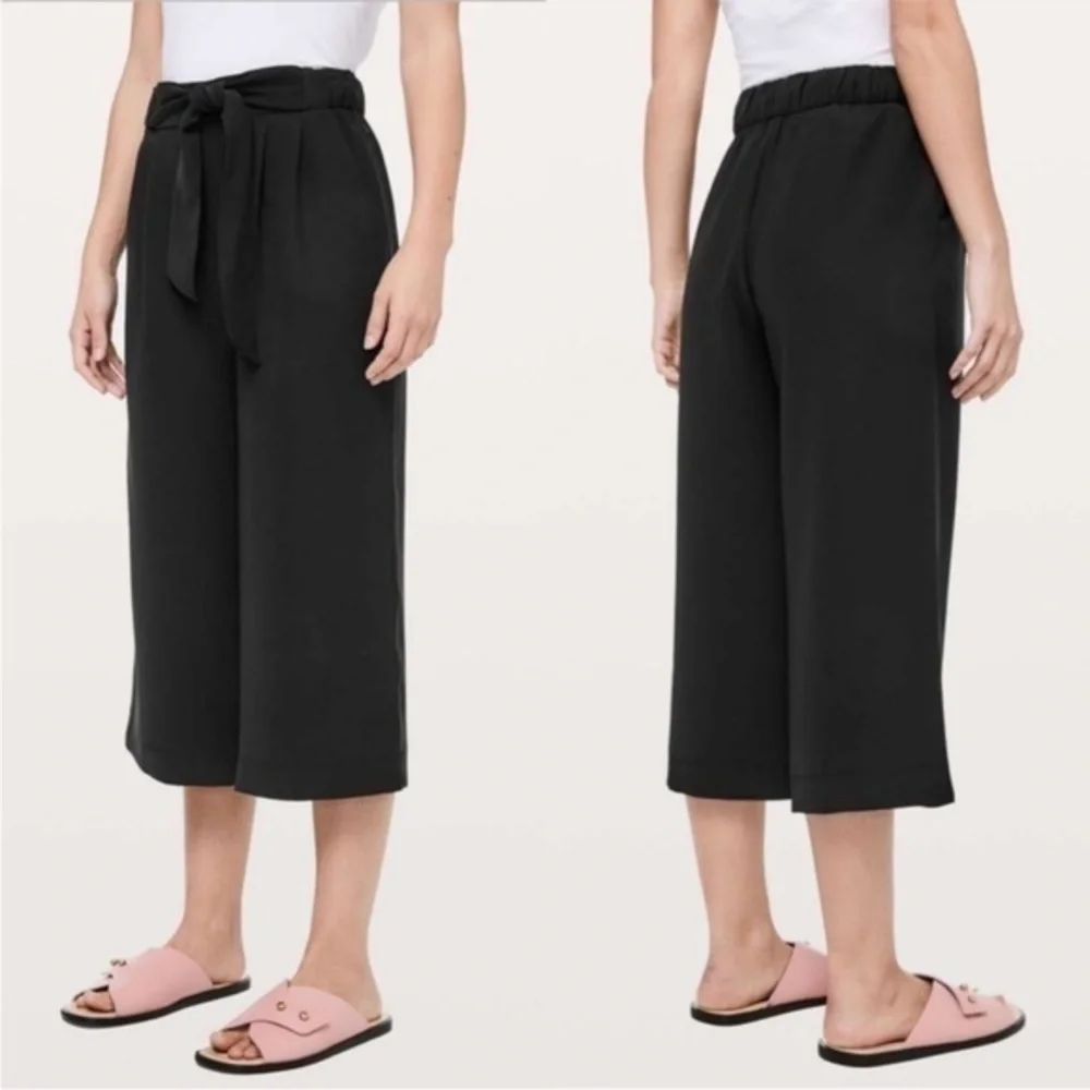 Lululemon Noir Crop Tie Waist Pant in Black Measurments below. XS / S
